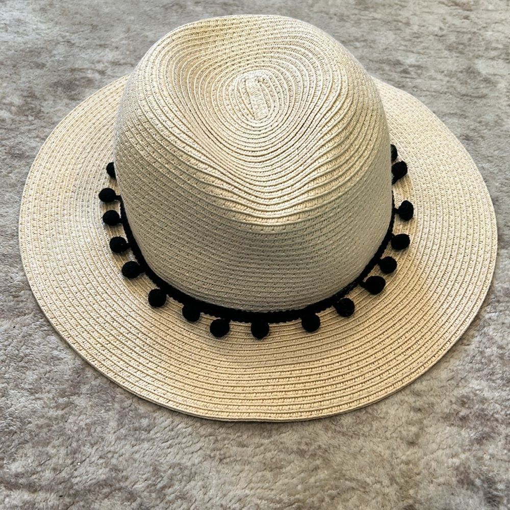 Sole Society Natural Straw Fedora with Black Band new without tags